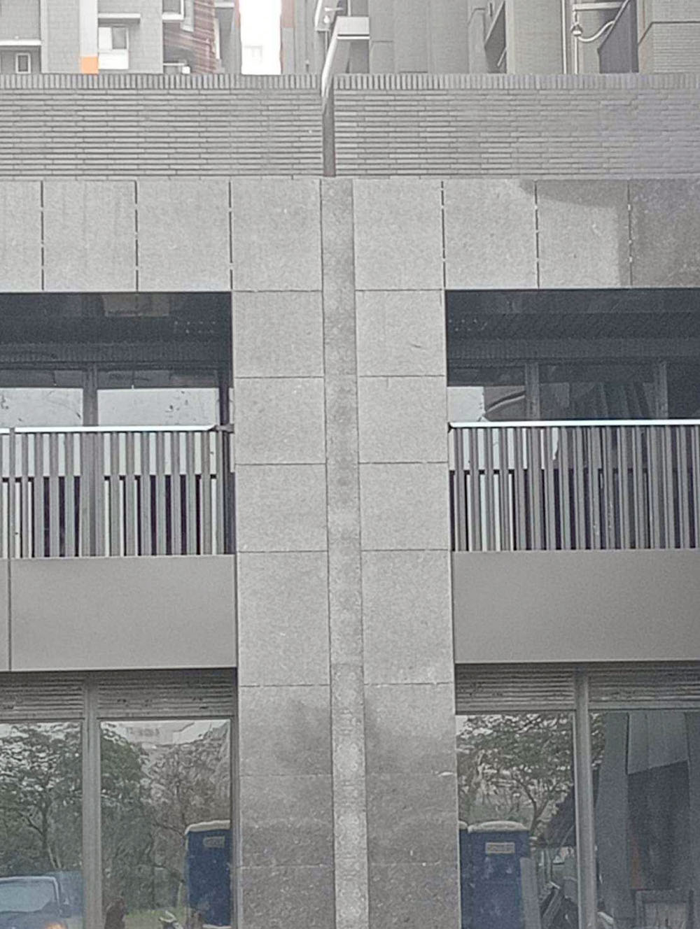 台中住宅大樓外牆伸縮縫